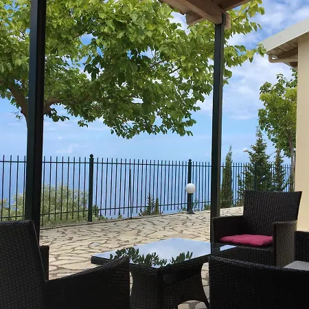 Evi΄s * Áyios Nikítas